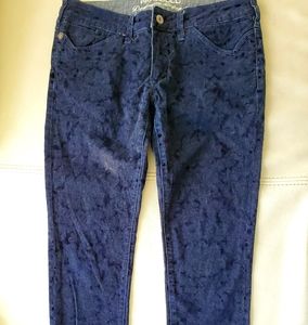 Parasuco's velvet design fabric onto blue jeans
